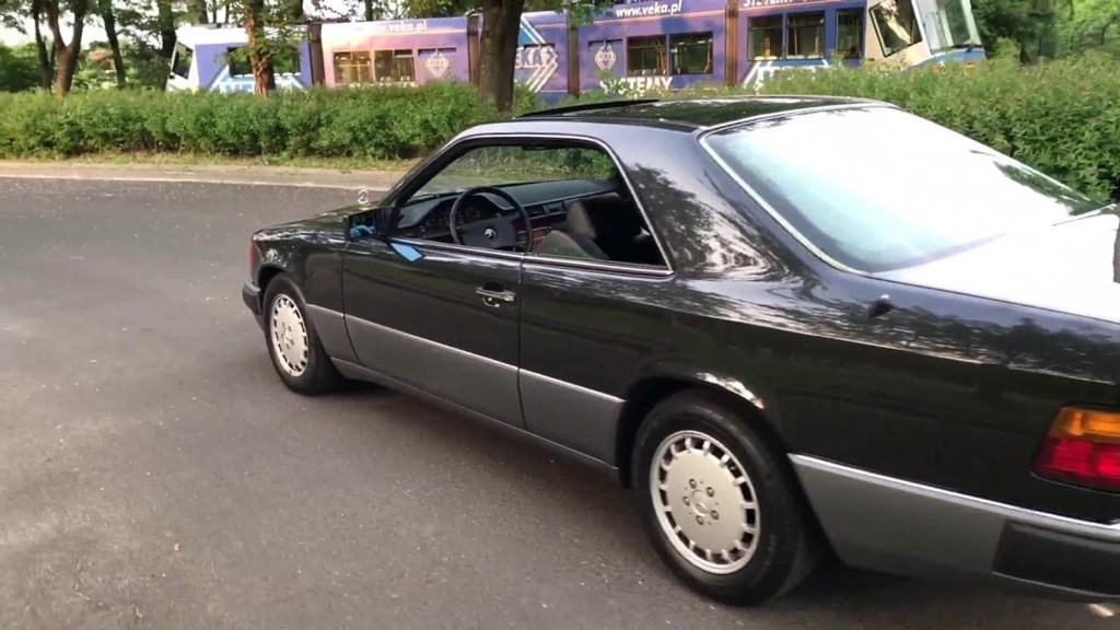 Foto 2 MERCEDES 300 24 CE